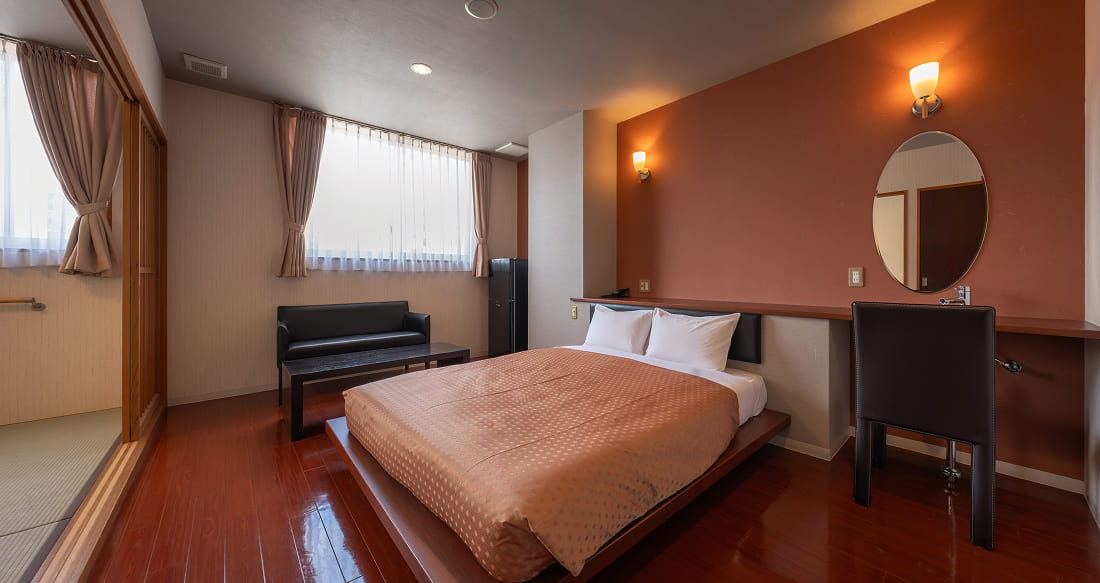 Japanese-Western Room